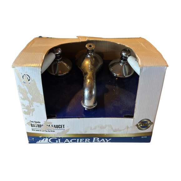 Glacier Bay Chrome Two Handle 8 in. Widespread Bathroom Faucet New - Picture 1 of 4